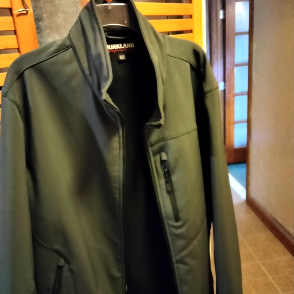 XL Kirkland men's jacket. Brand new